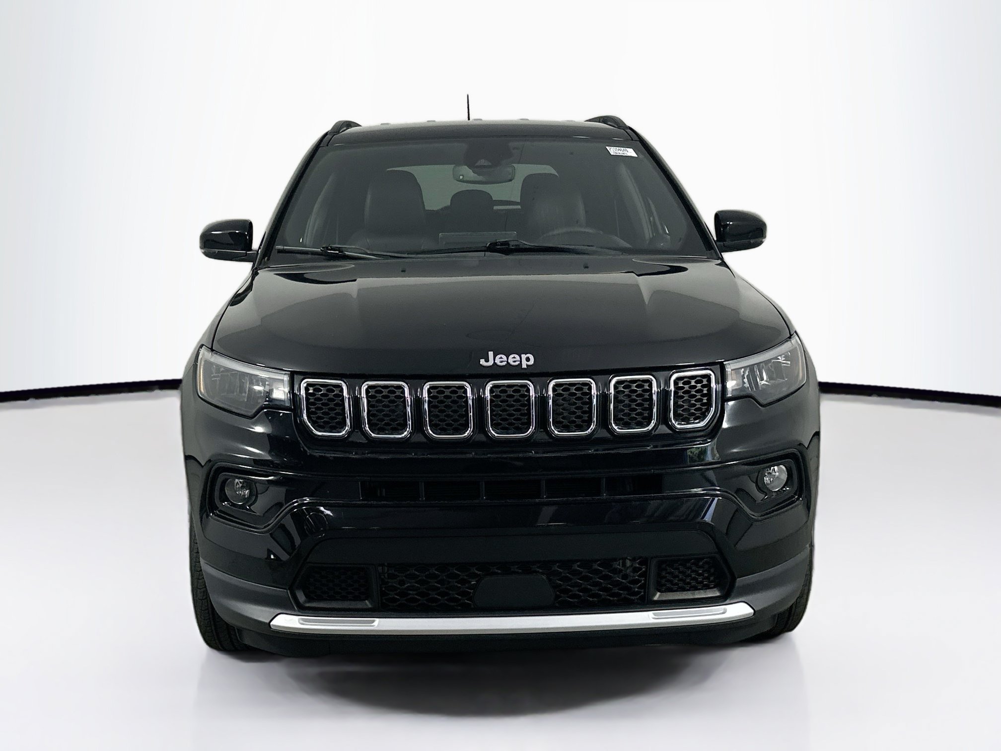 Used 2023 Jeep Compass Limited AWD/4WD image 2