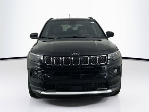 Used 2023 Jeep Compass Limited AWD/4WD image 2