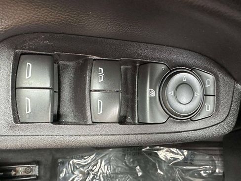 Used 2018 Chevrolet Equinox LT FWD image 14