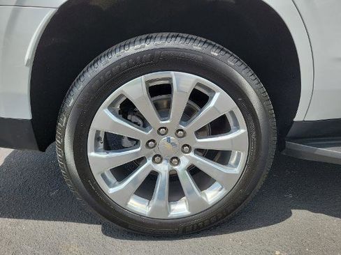 Used 2023 Chevrolet Tahoe Premier w/ Advanced Technology Package RWD image 9