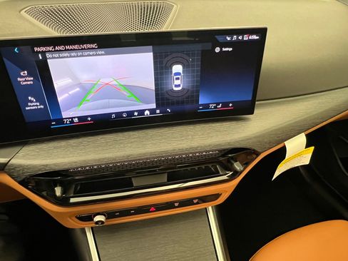 Used 2025 BMW 330i xDrive Sedan w/ Premium Package AWD/4WD image 28