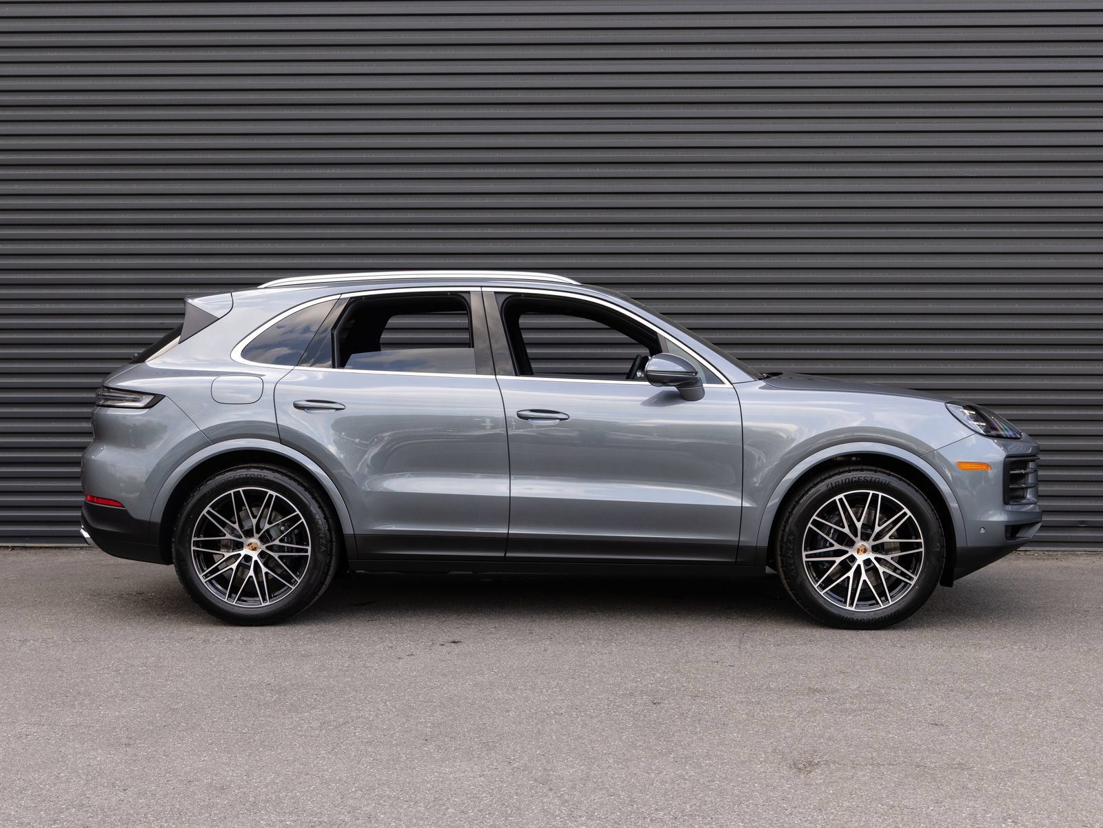 Certified 2026 Porsche Cayenne AWD/4WD image 8