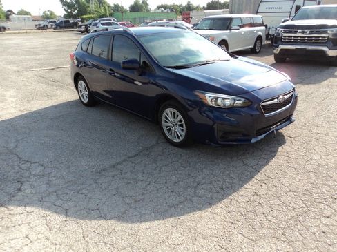 Used 2018 Subaru Impreza 2.0i Premium w/ Popular Package #2 AWD/4WD image 3