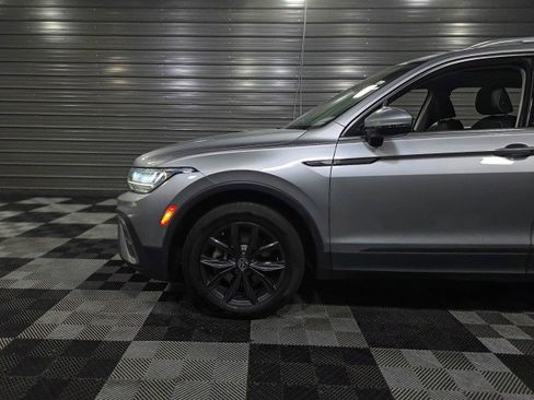 Used 2022 Volkswagen Tiguan SE FWD image 41