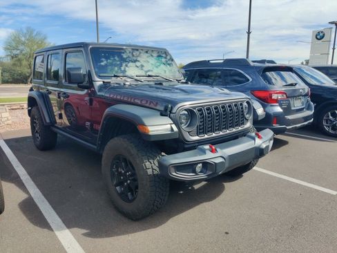 Used 2024 Jeep Wrangler Unlimited Rubicon image 3