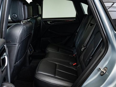Used 2023 Porsche Macan image 36