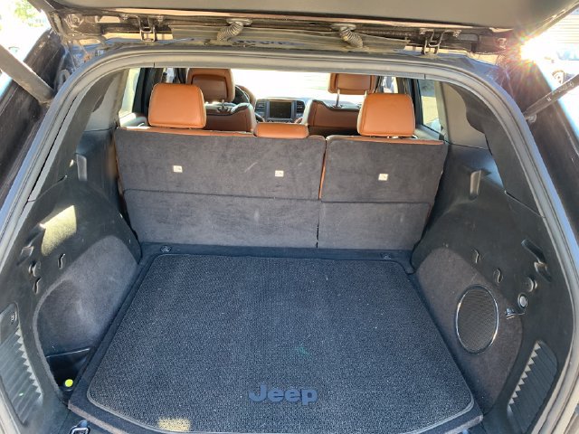 Used 2017 Jeep Grand Cherokee Summit AWD/4WD image 9
