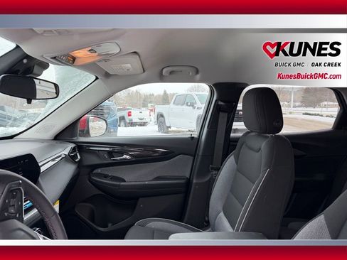 Used 2026 Chevrolet TrailBlazer LT w/ LT Cold Weather Package image 10