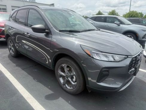 Used 2025 Ford Escape ST-Line AWD/4WD image 1
