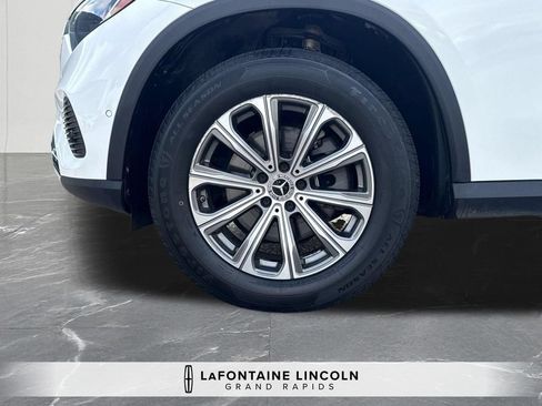 Used 2024 Mercedes-Benz GLC 300 4MATIC image 32
