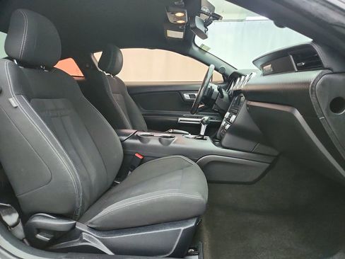 Used 2018 Ford Mustang Coupe RWD image 23