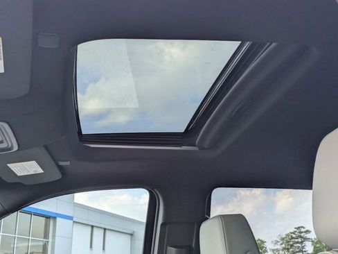 New 2026 Chevrolet Silverado 1500 LTZ w/ LTZ Premium Package AWD/4WD image 14