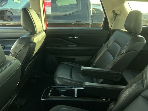 Used 2022 Nissan Pathfinder SL w/ SL Premium Package image 11