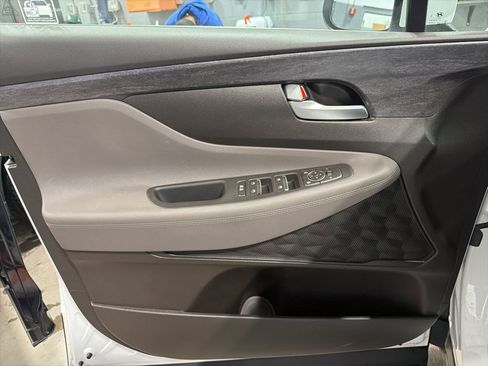 Used 2019 Hyundai Santa Fe SE image 12