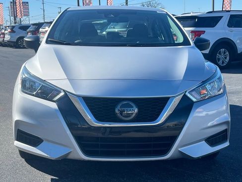 Used 2021 Nissan Versa S FWD image 2