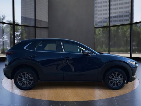 Certified 2023 MAZDA CX-30 AWD 2.5 S image 2