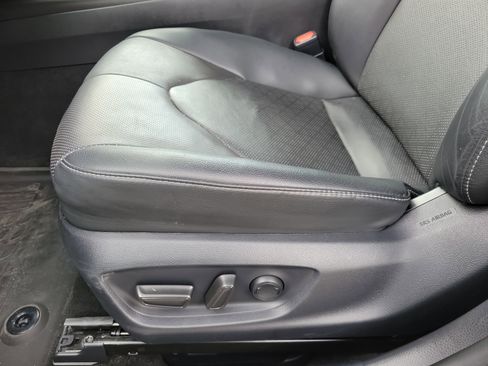 Used 2022 Toyota Camry XSE image 4