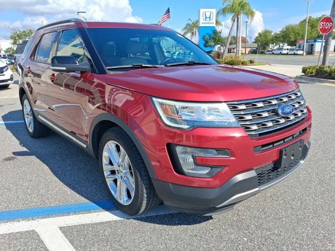 Used 2016 Ford Explorer XLT w/ Equipment Group 202A image 3