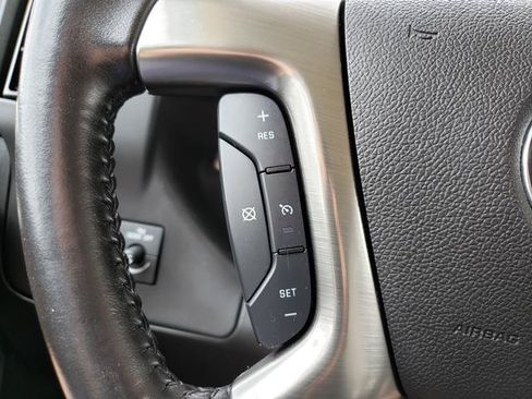 Used 2018 Chevrolet Express 2500 w/ Driver Convenience Package RWD image 18