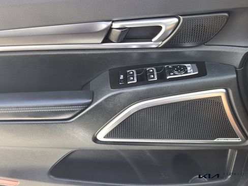 Certified 2025 Kia Telluride LX image 31