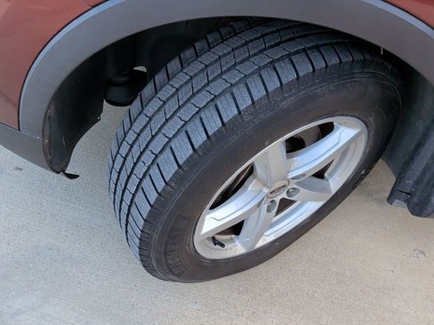 Used 2016 Ford Explorer XLT w/ Equipment Group 202A image 41