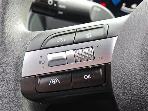 Certified 2025 Hyundai Santa Cruz SE image 14