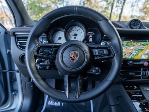 Certified 2025 Porsche Macan Turbo image 25