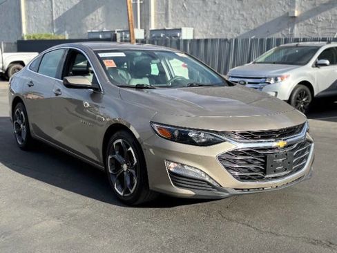 Used 2022 Chevrolet Malibu LT FWD image 1