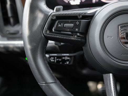 Used 2025 Porsche Cayenne Turbo image 15