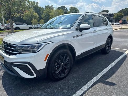 Certified 2024 Volkswagen Tiguan SE AWD/4WD image 8