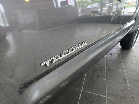 Used 2015 Toyota Tacoma 4x4 Double Cab w/ TRD Off-Road Package image 26