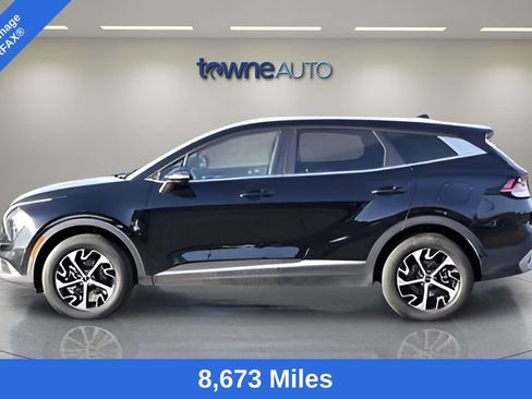 Used 2023 Kia Sportage EX AWD/4WD image 3