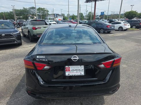Used 2025 Nissan Altima 2.5 SV FWD image 5