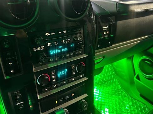 Used 2003 HUMMER H2 w/ Preferred Equipment Group image 35