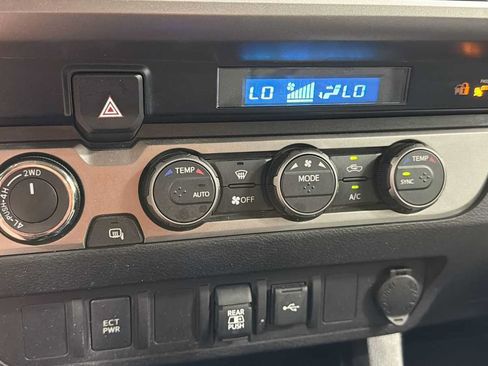 Used 2021 Toyota Tacoma SR5 AWD/4WD image 20