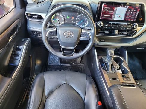 Used 2022 Toyota Highlander Platinum AWD/4WD image 19