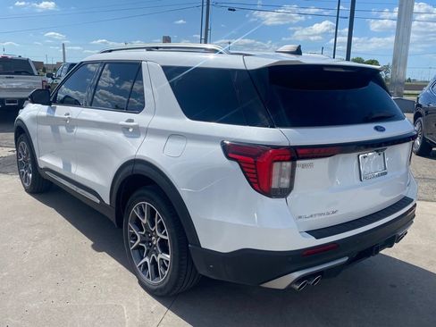 Used 2025 Ford Explorer Platinum w/ Ultimate Package AWD/4WD image 3