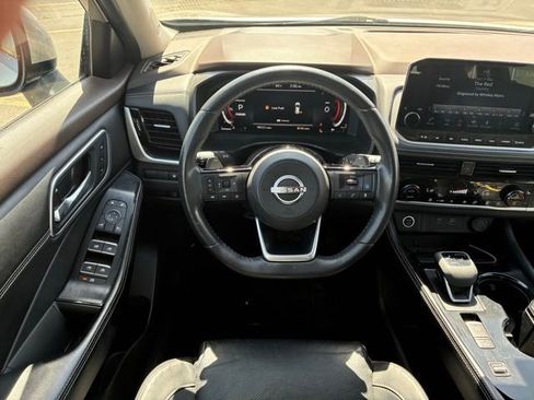 Certified 2023 Nissan Rogue Platinum image 17