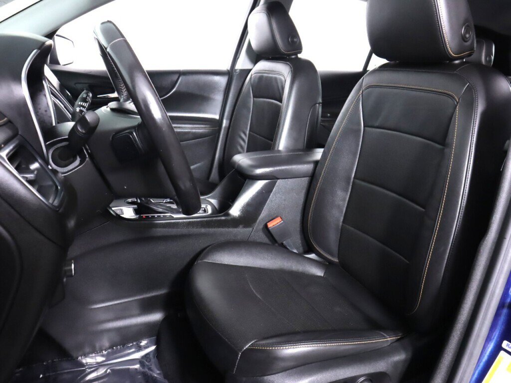 Used 2020 Chevrolet Equinox Premier w/ LPO, Floor Liner Package AWD/4WD image 33