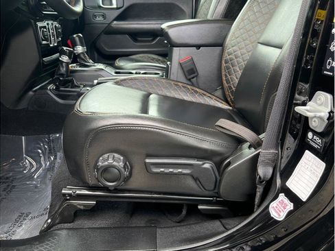 Used 2023 Jeep Gladiator Overland image 4