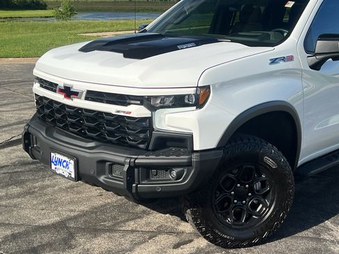 Used 2024 Chevrolet Silverado 1500 ZR2 w/ ZR2 Bison Edition AWD/4WD image 8