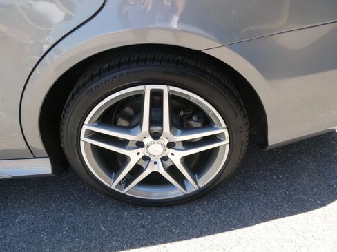 Used 2015 Mercedes-Benz E 350 4MATIC Sedan image 34