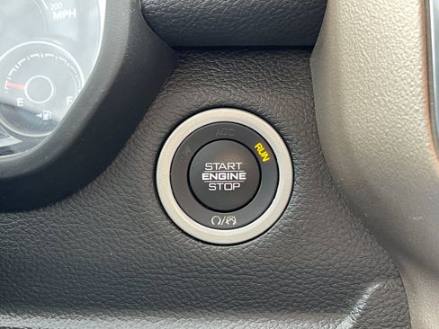 Used 2019 RAM 1500 Laramie AWD/4WD image 24