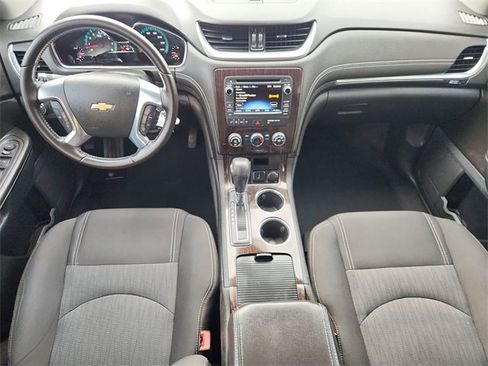 Used 2017 Chevrolet Traverse LT image 18