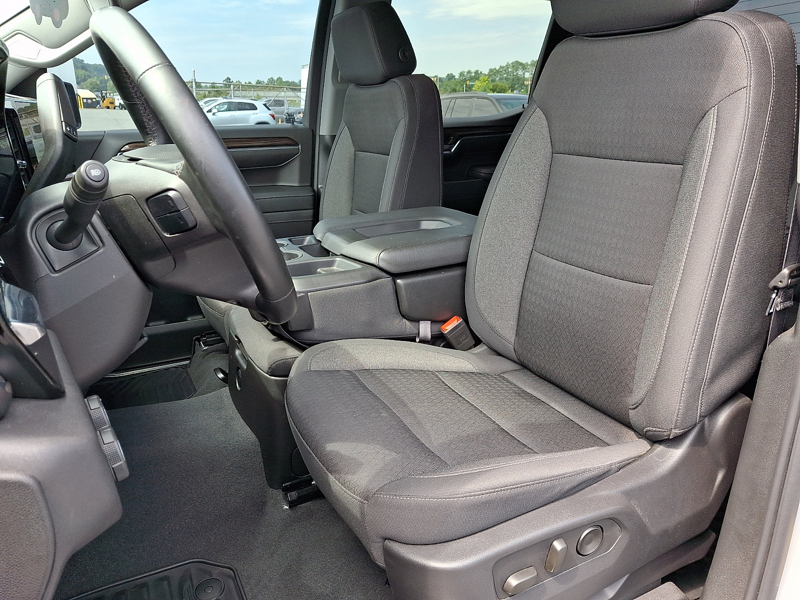 Certified 2024 Chevrolet Silverado 1500 LT AWD/4WD image 13