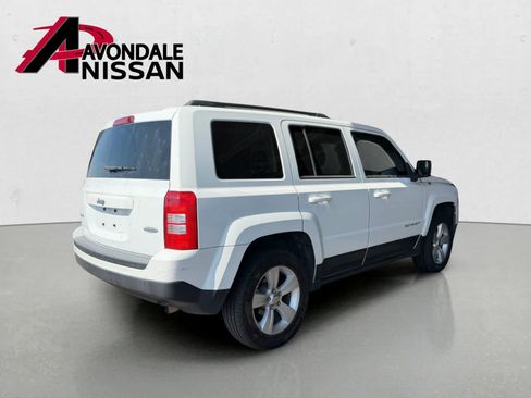 Used 2016 Jeep Patriot Latitude AWD/4WD image 3
