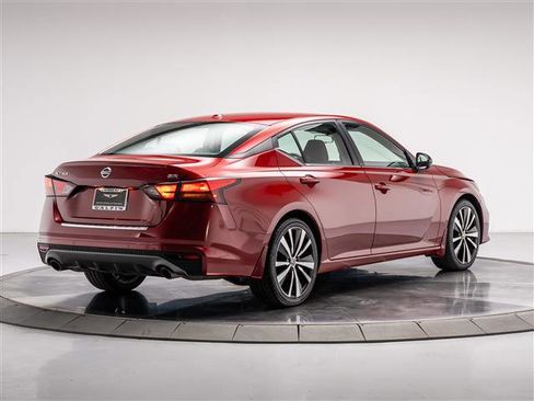 Used 2022 Nissan Altima 2.5 SR FWD image 5