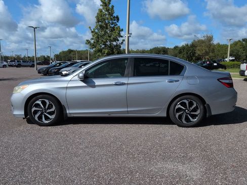Used 2017 Honda Accord EX image 3