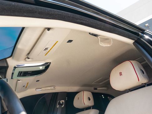 Used 2024 Rolls-Royce Phantom Sedan w/ The Phantom Package RWD image 67