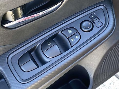 New 2025 Nissan Versa SV w/ Trunk Package image 15